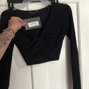 Pretty Little Thing Long-sleeve black crop top